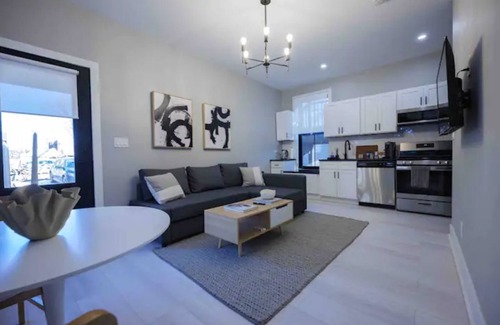 Tremont Appartement | Private 2 Level Apartment with Hot Tub in Tremont