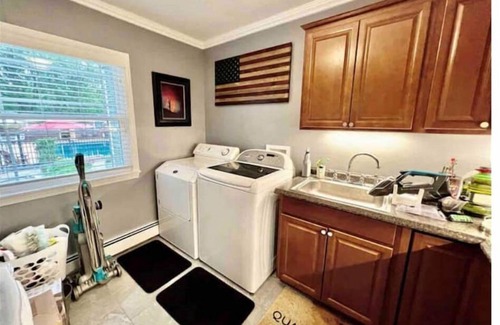 Oswego Maison | Private 2400 sq ft house. Hot Tub, Pool, Bar