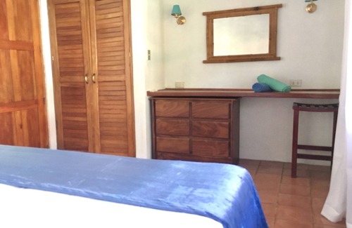 Palm Beach Estates Maison | Private 2BR home w/ pool only steps from the beach!