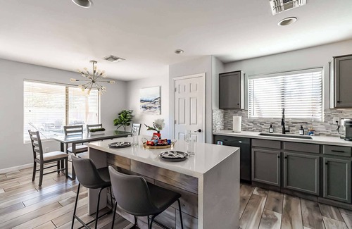 Avondale Maison | Private 2BR Oasis | 10 Min to Stadium & Pool