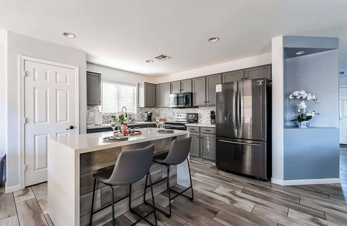 Avondale Maison | Private 2BR Oasis | 10 Min to Stadium & Pool