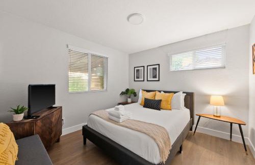Lamar Heights Area Maison | Private 2BR Retreat Near Denver - Gray St