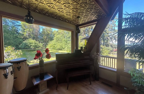 Vashon Island Maison | Private, 3 Acre Vashon Island Estate with Spectacular Views - Sleeps 12!