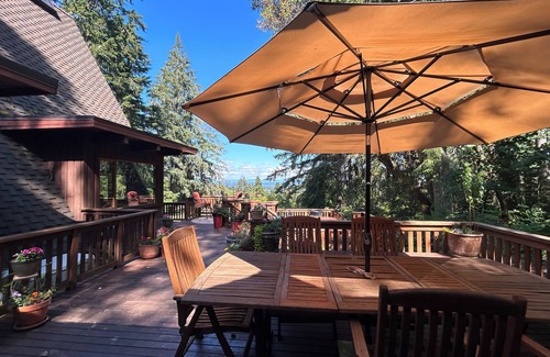 Vashon Island Maison | Private, 3 Acre Vashon Island Estate with Spectacular Views - Sleeps 12!