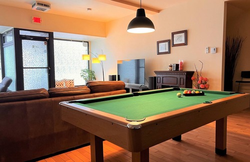 Plateau Mont Royal Maison | Private 3floors house~8baths~23 beds/sofabeds~Sunny Terrace&Balcony~Free Parking
