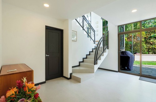 Valle Pura Vida Maison | Private 3Bdrm 3.5Ba Jungle Home w/Pool near Manuel Antonio
