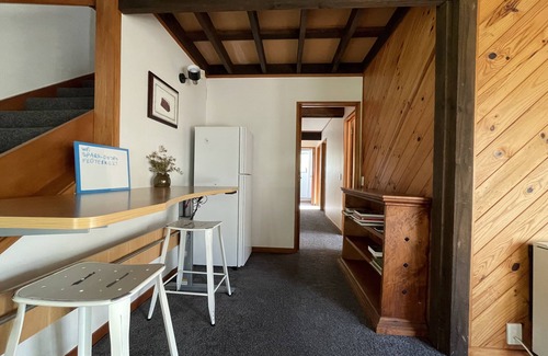 Lower Hutt Maison | private 3brm cottage by high way 1/seaview n bush + 2km to shops + 15km to Welly