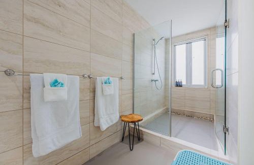 Esmeralda Maison | Private 3brvillaclose2best Beaches 2 Pools Naturev