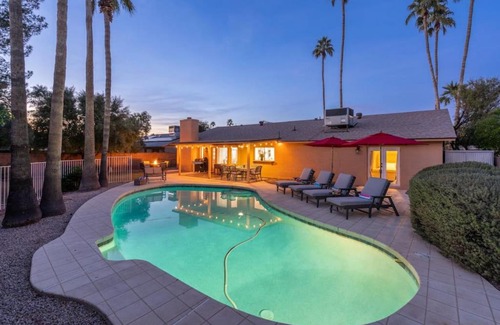 Roadrunner Estates East Maison | Private 4BR Home Oasis in Phoenix, Pool, BBQ, Firepit