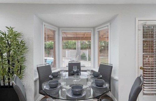 Roadrunner Estates East Maison | Private 4BR Home Oasis in Phoenix, Pool, BBQ, Firepit