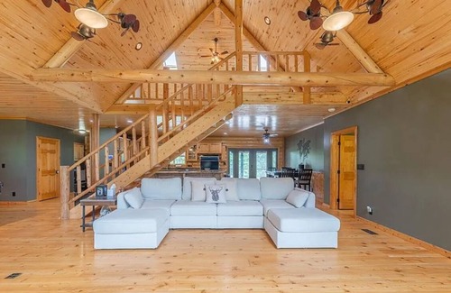 Rombauer Cabine | Private 5 BR cabin on 56 acres. Hot tub, Hunt, fish, and near the lake and town