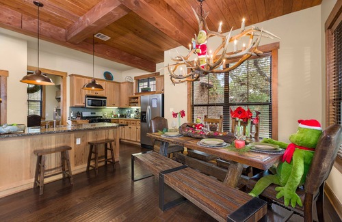Leander Cabine | Private 5 Star Retreat overlooking Lake Travis
