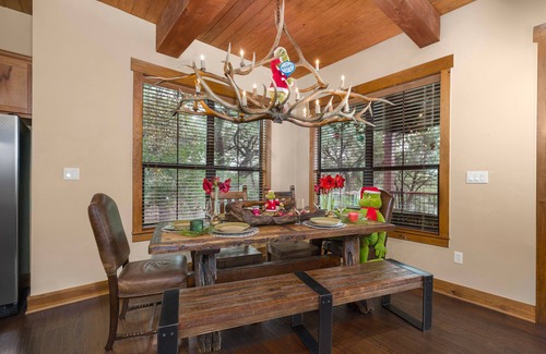 Leander Cabine | Private 5 Star Retreat overlooking Lake Travis