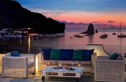 Vulcano Appartement | Private accommodation within the Les Sables Noirs resort by the sea