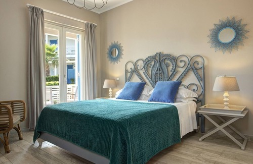 Vulcano Appartement | Private accommodation within the Les Sables Noirs resort by the sea