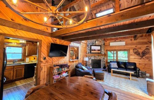 Nisbet Maison | Private and Cozy Cabin Close to Williamsport, PA