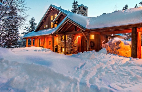 Sundance Cabine | Privé et paisible, au bord du ruisseau, vue sur la montagne, adapté aux familles, chambre séparée