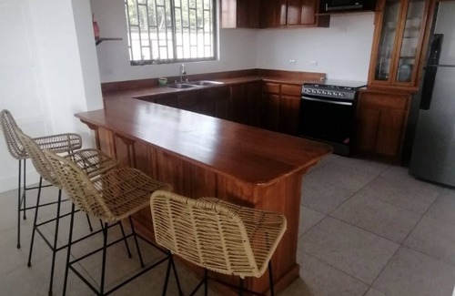 Parrita Maison | Private and Safe . Amazing House near of the Beach, enjoy the peace and relax.