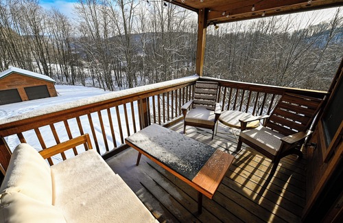 Snowshoe Cabine | Escapade familiale en raquettes confortable et relaxante!