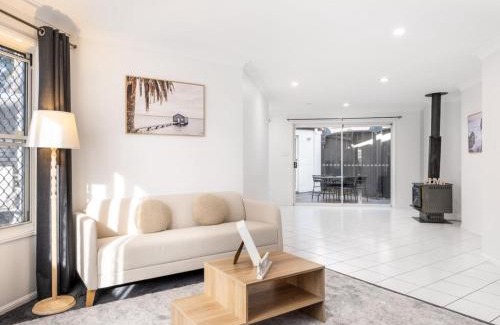 Forest Lake Maison | Private and Spacious 4BR Home with Parkview 5mins to Mall