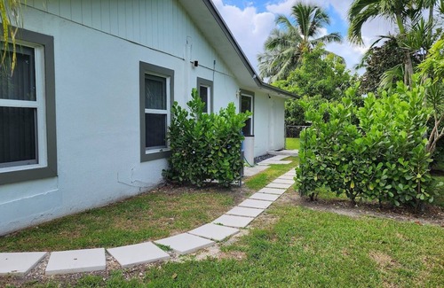 Ludlam Appartement | Private Apartment Miami Kendall near Zoo, The Falls Mall, and Miami Dade College