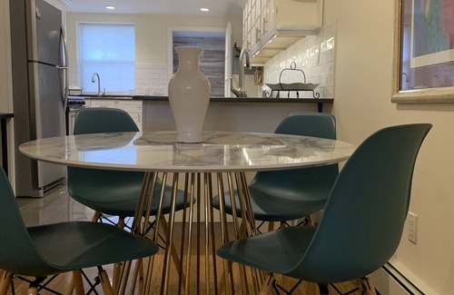 Marine Park Maison | Private apartment with your own back yard and private driveway