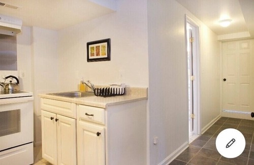 Silver Spring Maison | Warm, Cozy, 1 Bed. Private Apt w/ Hi-Speed Internet, DC Metro