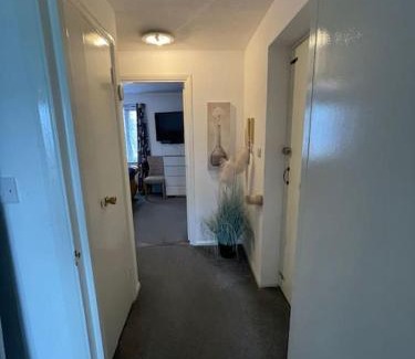 Waltham Cross Appartement | Private apt close to train station