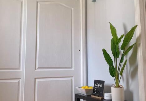 Coram Appartement | Private Apt King Suite, L.I, NY-Hamptons to NYC