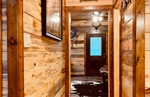 Ringold Cabine | Tranquility-a cozy cabin in a private area/1 BR /1 Bath/Sleeps 2/WiFi