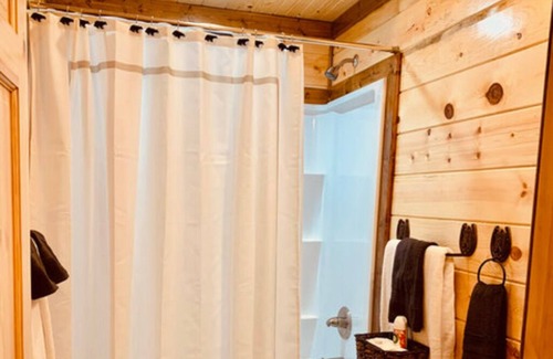 Ringold Cabine | Tranquility-a cozy cabin in a private area/1 BR /1 Bath/Sleeps 2/WiFi