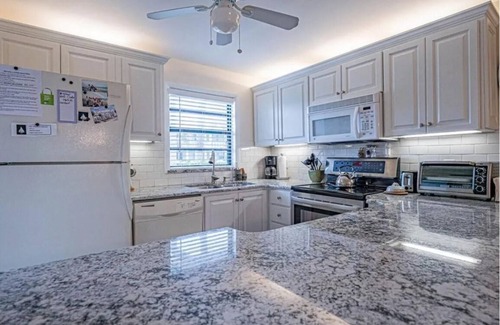 Indian River Shores Copropriété | Private Beach Access-1 minute walk from the door & the your coffee's still hot!
