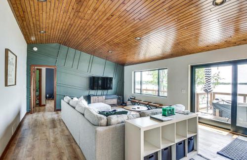 Baxter Maison | Private Beach and Dock White Sand Lake Retreat!