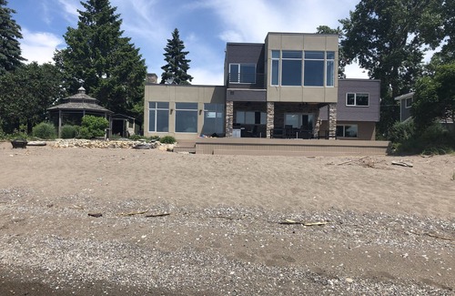 Harwich Maison | PRIVATE BEACH