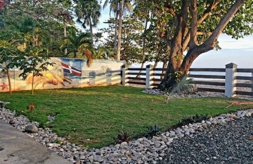 Bocacanasta Maison | Private Beach Front House in Bani