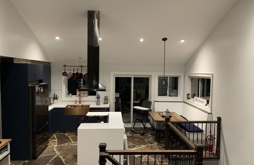 Armour Maison | Private Beach! Next to major snowmobiling trails!