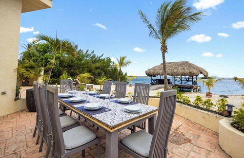 De Bruynewijk Villa | OCEAN FRONT villa de luxe avec plage privée et jetée