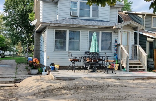 Kingsville Maison | JOURNÉE DU TRAVAIL JUSTE POSTÉE. Dépêchez-vous, la plage attend