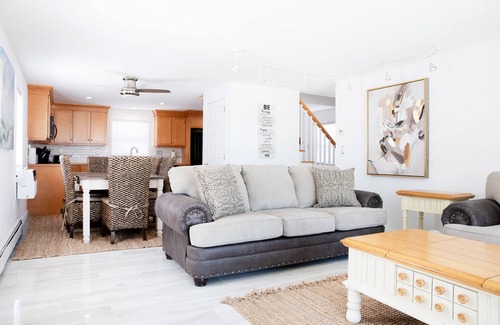 Clinton Maison | PRIVATE BEACH: ROYAL OCEANVIEW CASTLE @ CLINTON W/ 4 QUEENS 2 FULL