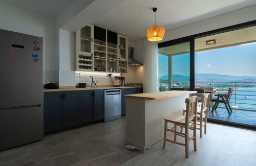 Ortakent Villa | Private Beach Villa With Garden Melon