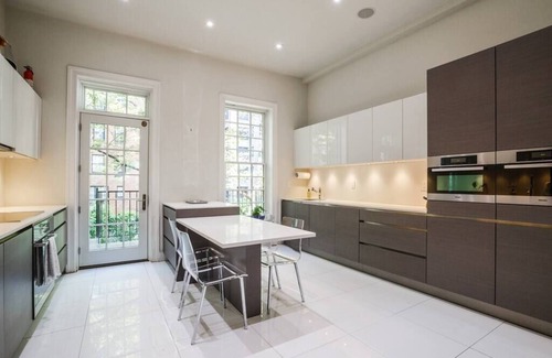 Upper East Side Maison | Private, Beautiful Upper Eastside Townhome
