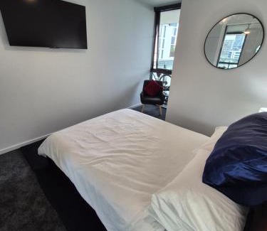 Newstead Maison | Private Bedroom & Bathroom in an Amazing Shared Brisbane Apartment