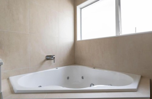 Flat Bush Maison | Private Bedroom Ensuite Close to all amenities