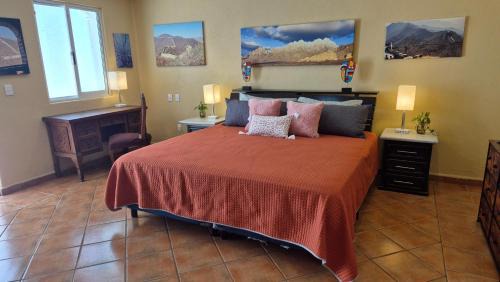 Diaz Ordaz Maison | Private bedroom in gorgeous shared Versailles house with heated and cooled pool