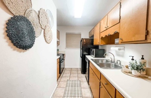 Tallahassee Maison | Private Bedroom in Beautiful Townhome