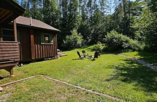 Wolfeboro Cabine | Private Cabin Getaway in the Woods Rockland