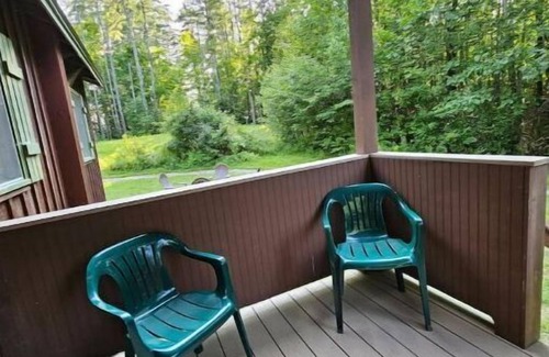 Wolfeboro Cabine | Private Cabin Getaway in the Woods Rockland