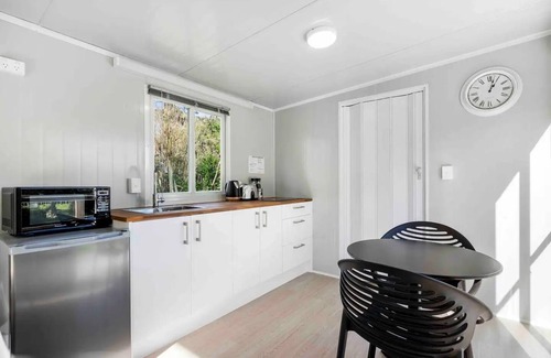 Paraparaumu Chalet De Ski | Private Cabin Retreat