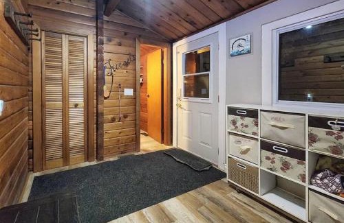 Mono Chalet De Ski | Private Camping in Mono