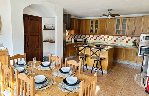 Beznar Maison | Private Casa Rural Retreat, Stunning Lake View, Lecrin Valley